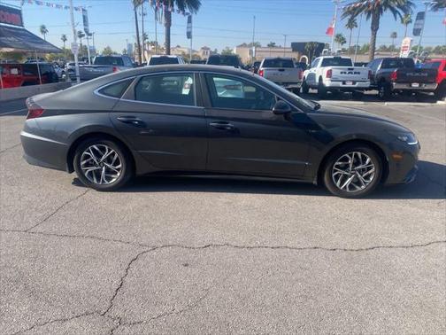 2022 Hyundai SONATA SEL