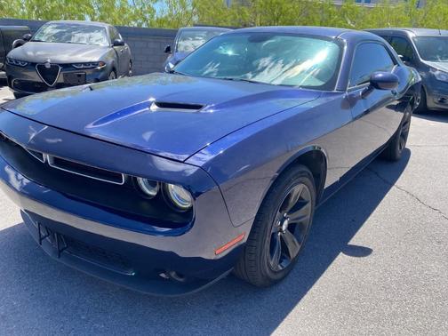Contusion Blue Pearlcoat 2017 Dodge Challenger SXT