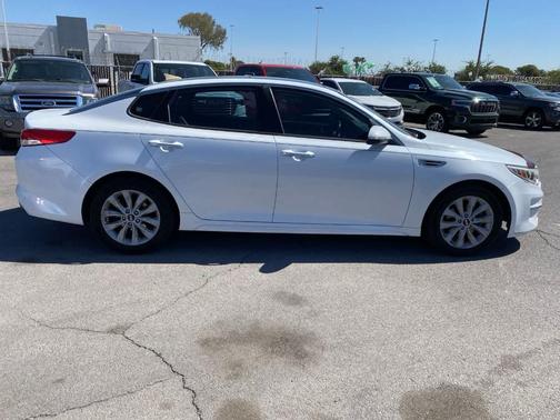 Snow White Pearl 2017 Kia Optima EX