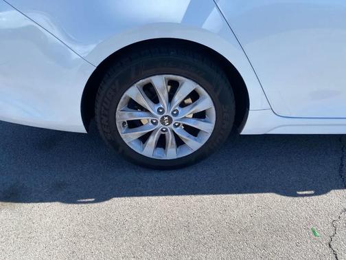 Snow White Pearl 2017 Kia Optima EX