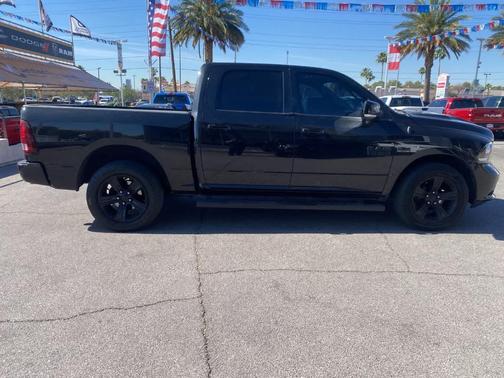 Brilliant Black Crystal Pearl 2017 RAM 1500 Sport