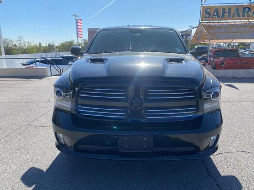 Brilliant Black Crystal Pearl 2017 RAM 1500 Sport