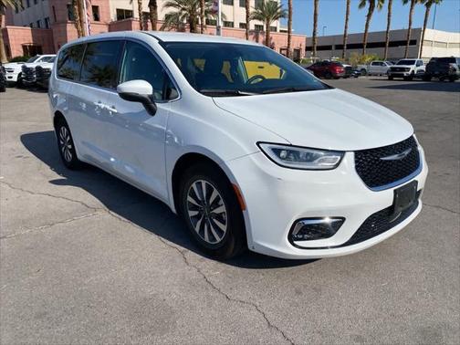 2023 Chrysler Pacifica Hybrid Touring L