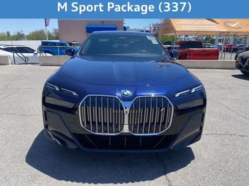 Tanzanite Blue II Metallic 2023 BMW i7 xDrive60