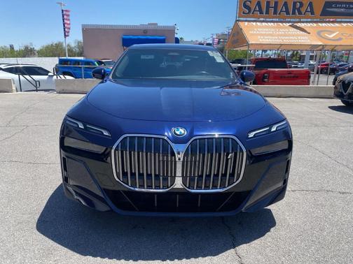 Tanzanite Blue II Metallic 2023 BMW i7 xDrive60
