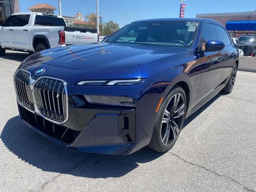 Tanzanite Blue II Metallic 2023 BMW i7 xDrive60