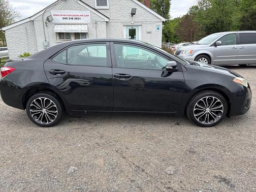 Black Sand Pearl 2016 Toyota Corolla S
