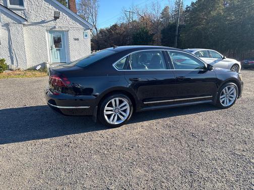 2017 Volkswagen Passat 1.8T SE w/Technology