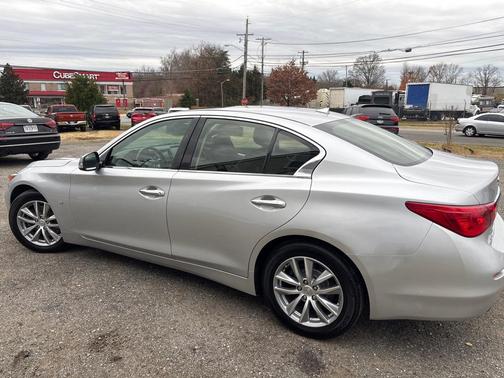 2015 INFINITI Q50 Premium