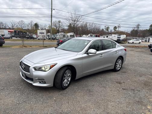 2015 INFINITI Q50 Premium