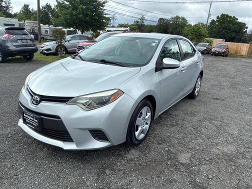 Classic Silver Metallic 2016 Toyota Corolla LE