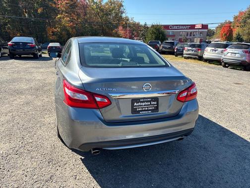 Gun Metallic 2016 Nissan Altima 2.5