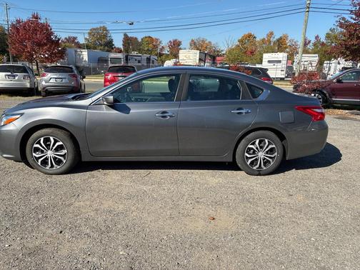 Gun Metallic 2016 Nissan Altima 2.5