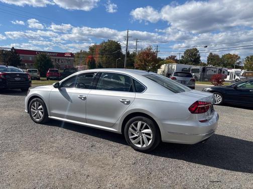 2018 Volkswagen Passat 2.0T SE