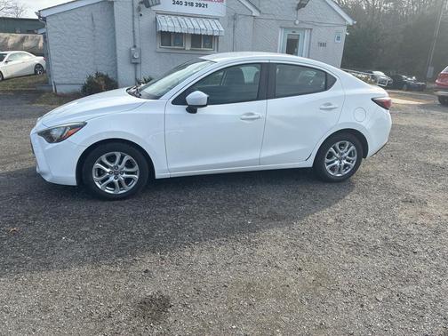 2017 Toyota Yaris iA Base