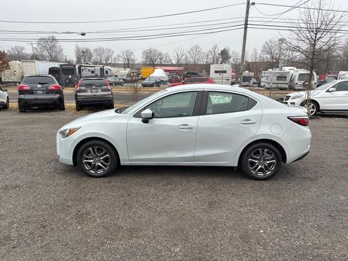 2019 Toyota Yaris Sedan LE