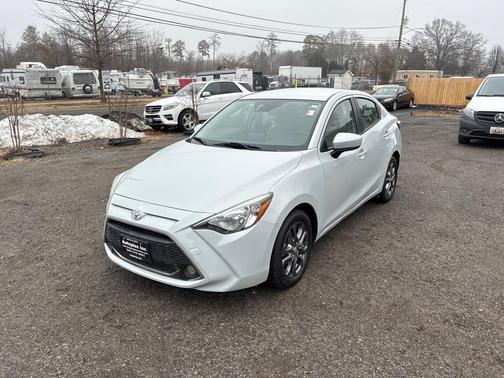 2019 Toyota Yaris Sedan LE