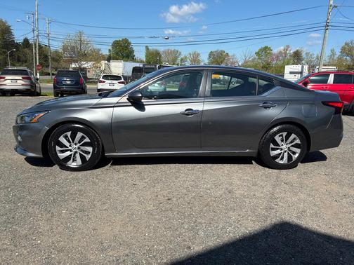 Gun Metallic 2022 Nissan Altima S FWD