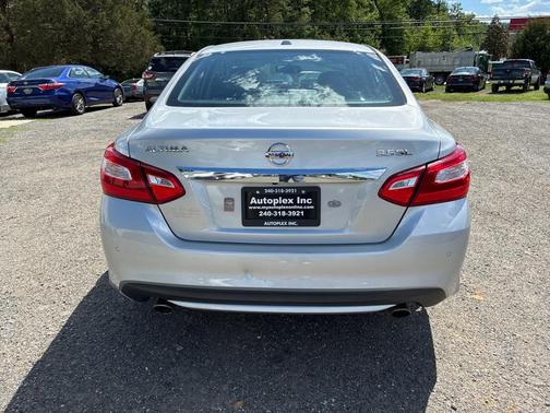 Brilliant Silver 2016 Nissan Altima 3.5 SR