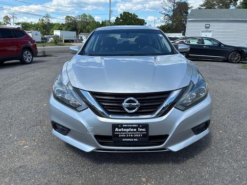 Brilliant Silver 2016 Nissan Altima 3.5 SR Sedan