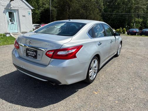 Brilliant Silver 2016 Nissan Altima 3.5 SR