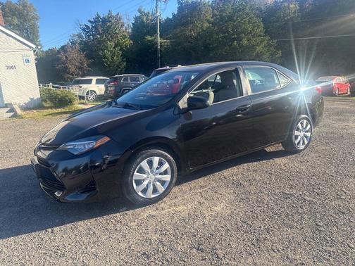 Black Sand Pearl 2017 Toyota Corolla LE