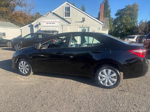 Black Sand Pearl 2017 Toyota Corolla LE