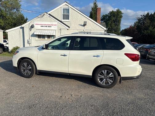2017 Nissan Pathfinder SL