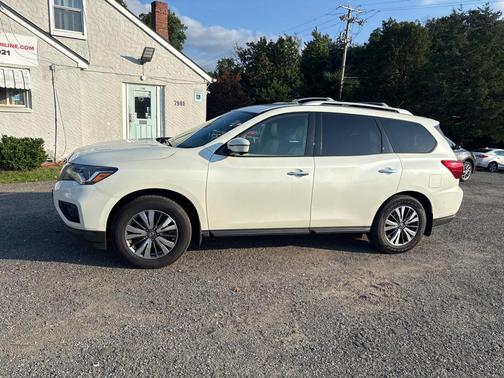 2017 Nissan Pathfinder SL