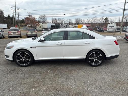 2015 Ford Taurus SEL
