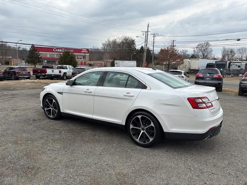 2015 Ford Taurus SEL
