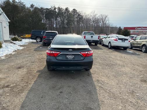 2015 Toyota Camry SE