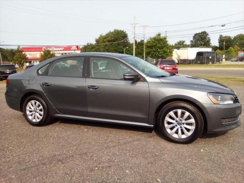 2014 Volkswagen Passat 1.8T S
