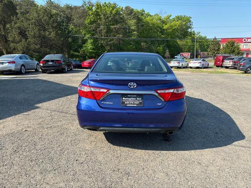 Blue Crush Metallic 2015 Toyota Camry SE
