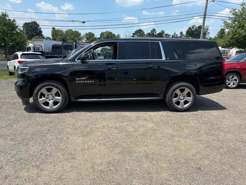 BLACK 2017 Chevrolet Suburban LT