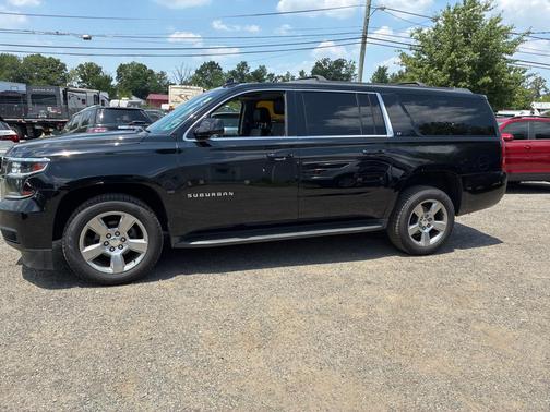 BLACK 2017 Chevrolet Suburban LT