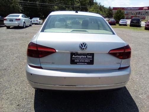 2018 Volkswagen Passat 2.0T SE