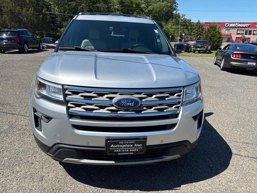 Ingot Silver Metallic 2018 Ford Explorer XLT