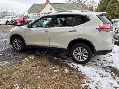 2016 Nissan Rogue SV