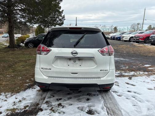 2016 Nissan Rogue SV