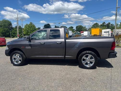 Granite Crystal Metallic Clearcoat 2015 RAM 1500 Big Horn