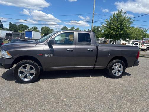 Granite Crystal Metallic Clearcoat 2015 RAM 1500 Big Horn