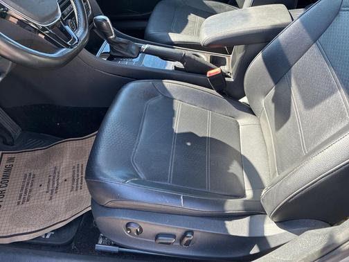 Reflex Silver Metallic 2016 Volkswagen Passat 1.8T SE