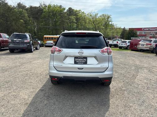 2015 Nissan Rogue SV