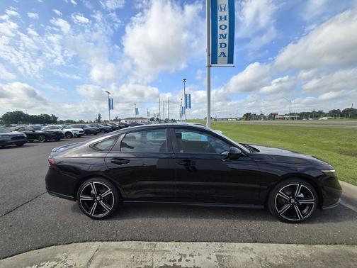 Crystal Black Pearl 2026 Honda Accord Hybrid Sport