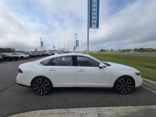 Platinum White Pearl 2026 Honda Accord Hybrid Touring