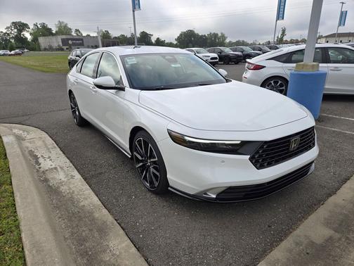 Platinum White Pearl 2026 Honda Accord Hybrid Touring