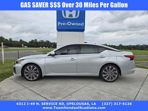 Brilliant Silver Metallic 2023 Nissan Altima 2.5 SL