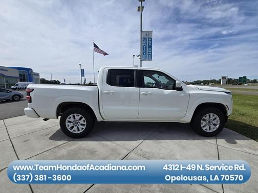Glacier White 2024 Nissan Frontier SV