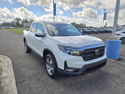 Platinum White Pearl 2026 Honda Ridgeline RTL